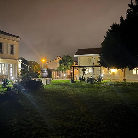 Batisse En Pierre XVII Siecle 115 M² Avec Terrasse Villa Ambares-et-Lagrave Exteriör bild
