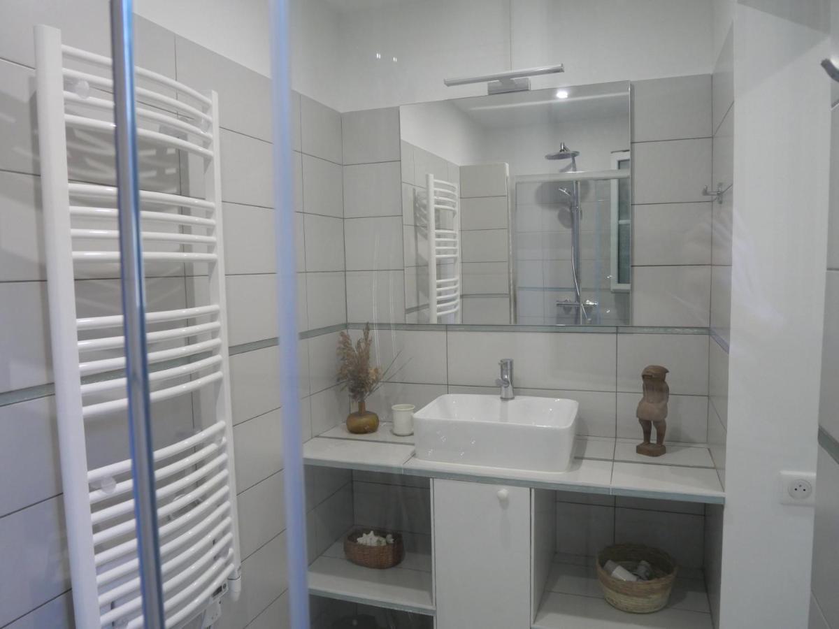 Batisse En Pierre XVII Siecle 115 M² Avec Terrasse Villa Ambares-et-Lagrave Exteriör bild