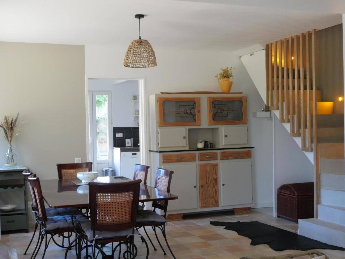 Batisse En Pierre XVII Siecle 115 M² Avec Terrasse Villa Ambares-et-Lagrave Exteriör bild