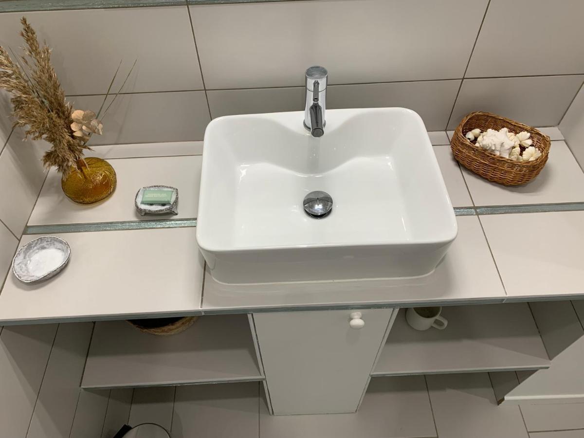 Batisse En Pierre XVII Siecle 115 M² Avec Terrasse Villa Ambares-et-Lagrave Exteriör bild