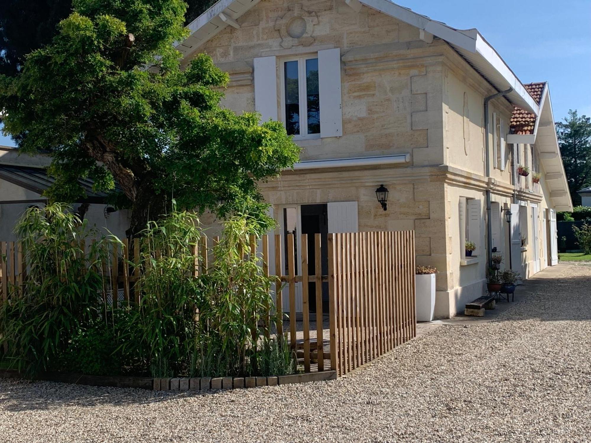 Batisse En Pierre XVII Siecle 115 M² Avec Terrasse Villa Ambares-et-Lagrave Exteriör bild